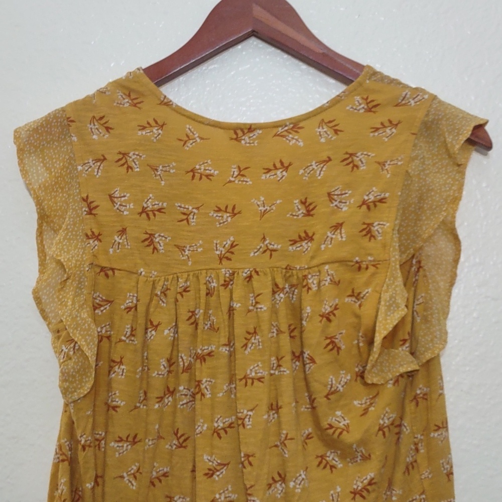 PRE OWNED LUCKY BRAND CAP SLEEVE FLORAL SHIRT SIZE S/P - Picture 8 of 10